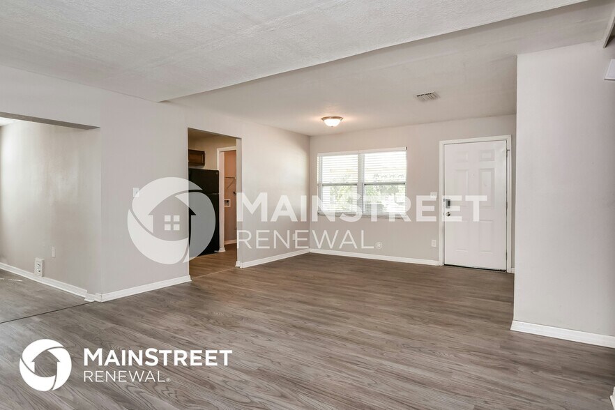 Building Photo - 2409 Straker Ct