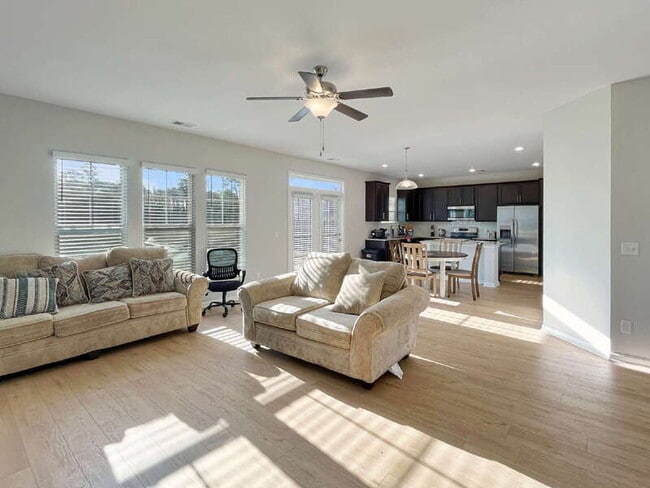 Building Photo - 44 Jazz Dr