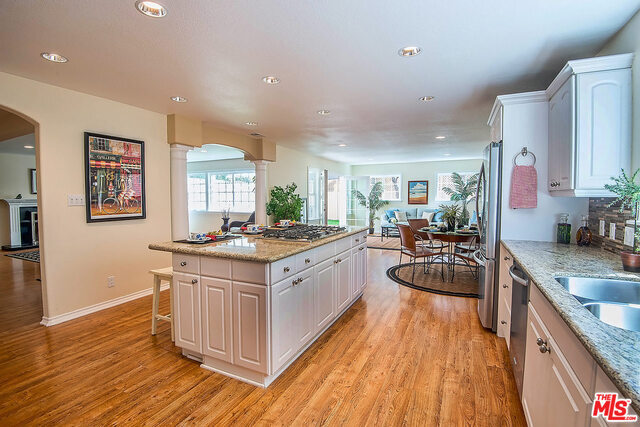 Building Photo - 7830 W 83rd St