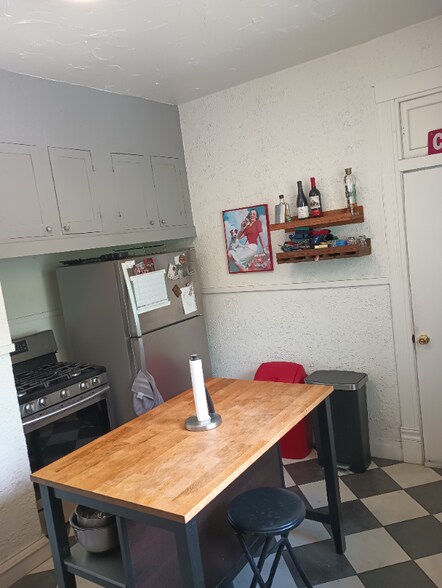 Building Photo - 1210 Sherman Ave