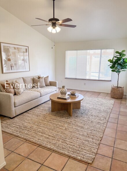 Building Photo - 9820 N Sun Vista Pl