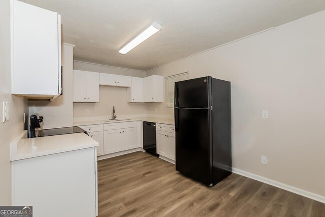 Building Photo - 424 Azalea Dr