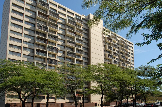 Back Side of Apartments - Summit Plaza Apartments