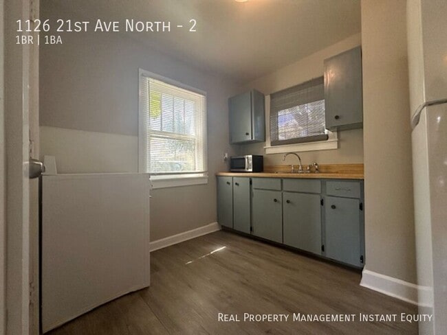 Building Photo - 1126 21st Ave N
