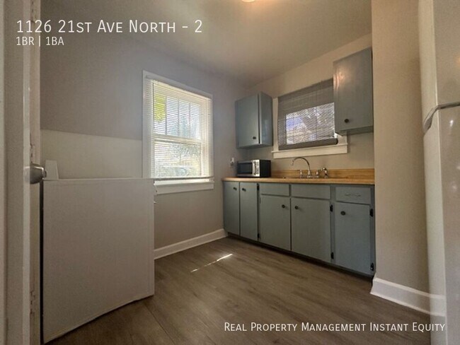 Building Photo - 1126 21st Ave N