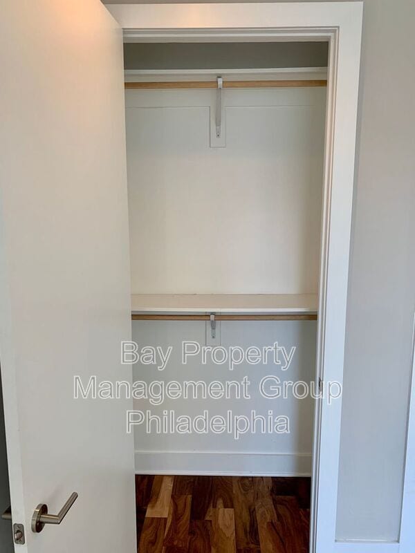 Building Photo - 842 N American St