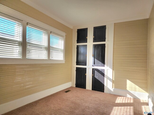 Building Photo - 1214 Pratt Ave NE