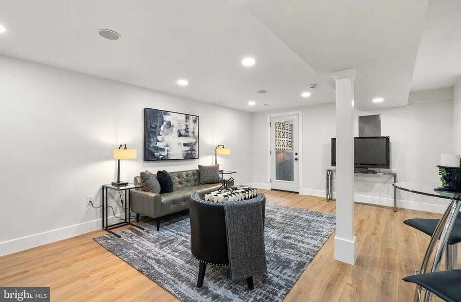 Building Photo - 5513 4th St NW