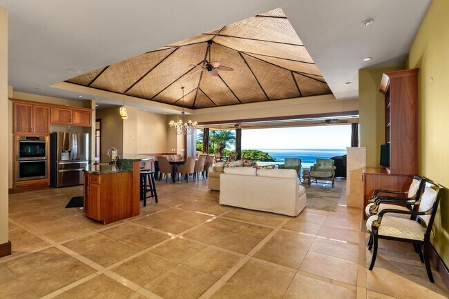Building Photo - Luxury furnished 4 bedroom 3 bathroom with pool, spa, and outdoor showers