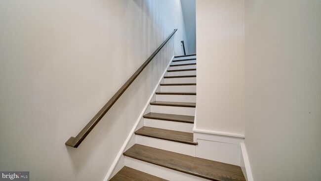 Building Photo - 43057 Pony Truck Terrace