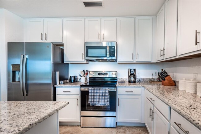 Building Photo - 14051 Heritage Landing Blvd