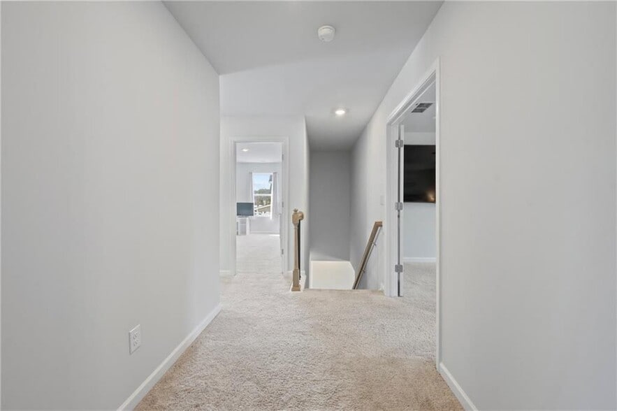 Building Photo - 1441 Stephens Vw Dr