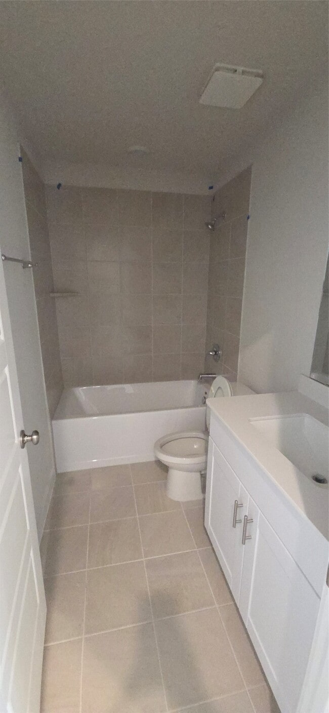 Building Photo - 271 Charles Rdg Dr