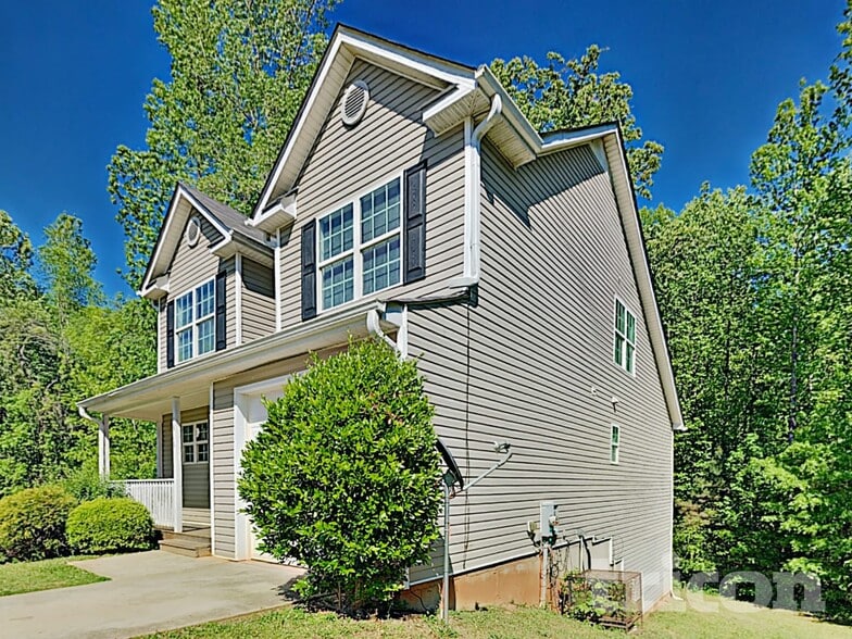 Building Photo - 1416 Meadow Ct