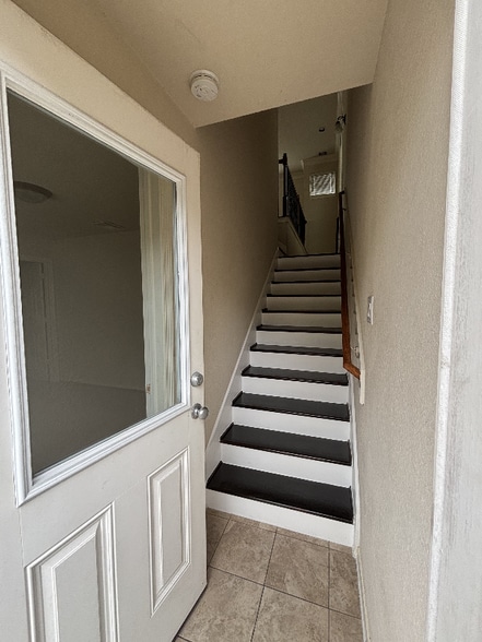 Building Photo - 3008 Clearview Cir