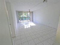 Building Photo - 10875 SW 112th Ave
