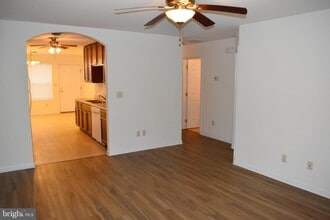 Building Photo - 2725 Roosevelt Dr