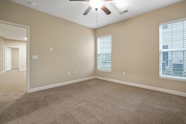 Building Photo - 5119 Foxtail Pine St
