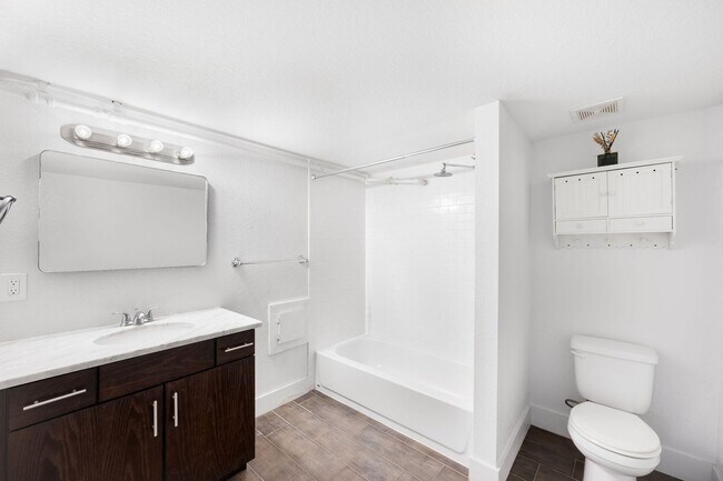 Building Photo - 4BD, 3BA Park Hill Home with Yard and 2-Car Garage