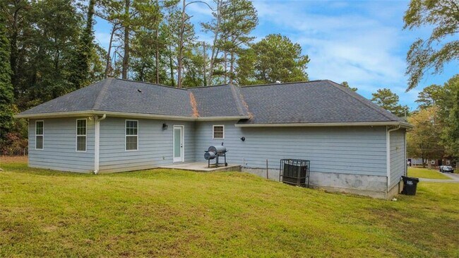 Building Photo - 2925 Dodson Dr