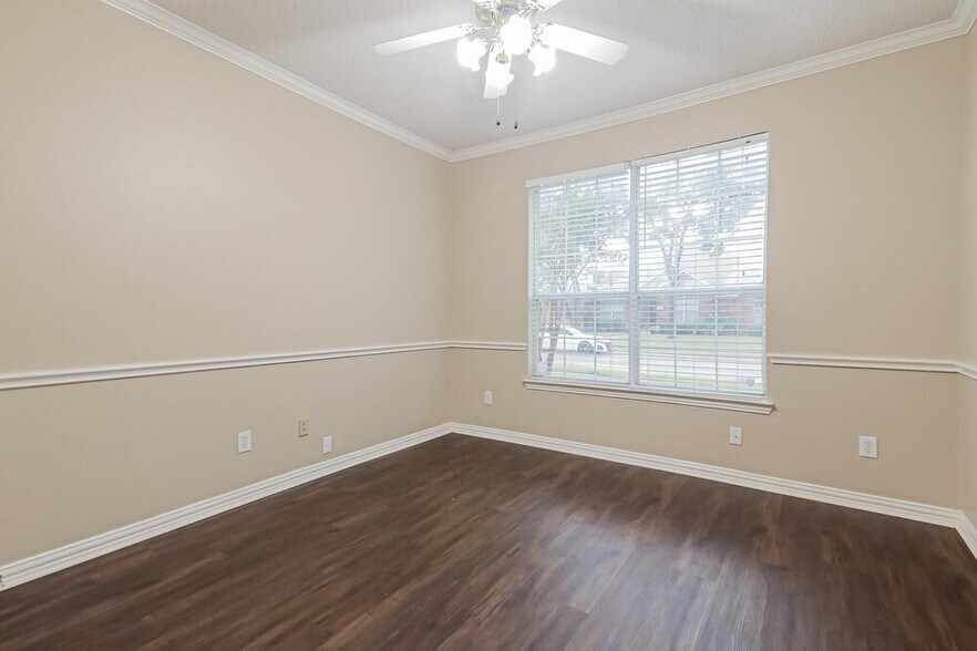 Building Photo - 1619 Marble Falls Dr