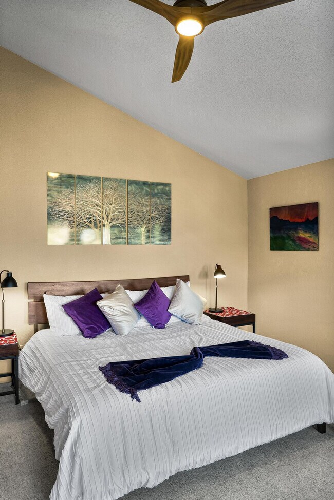 Building Photo - 77 Rainbow Trail