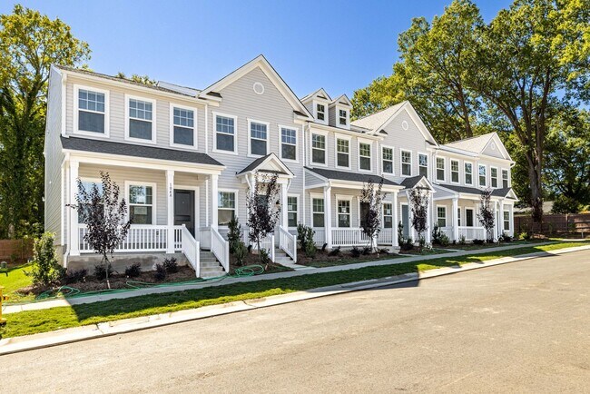 Building Photo - Charming Townhome Community near historic ...