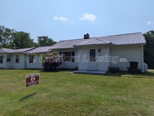 Primary Photo - Country Living Spacious Ranch Duplex with ...