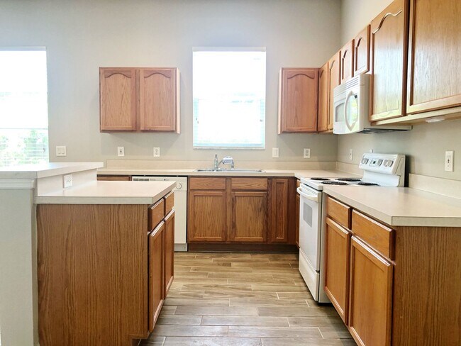 Building Photo - GREAT OVIEDO HOME WITH SOUGHT AFTER SCHOOLS