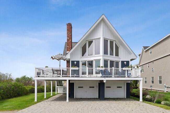 Building Photo - 572 Ocean Ave