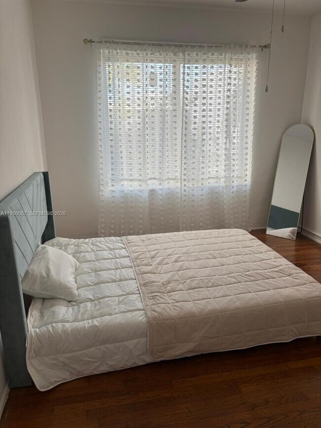 Building Photo - 825 Jefferson Ave