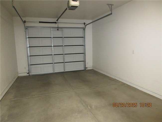 Building Photo - 3560 N Bond St
