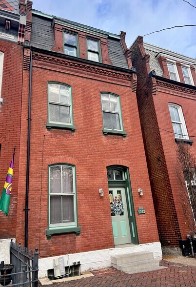 Front Entrance - 1213 Sidney St