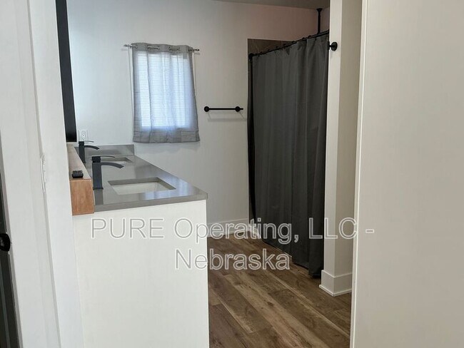 Building Photo - 316 N 13th St