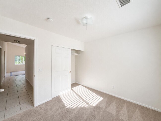 Building Photo - 68412 Descanso Cir