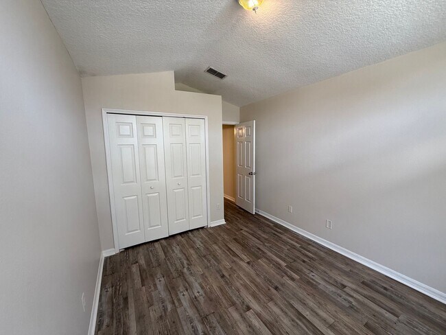 Building Photo - 12464 Castlemain Trail