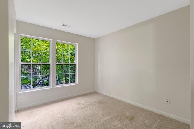 Building Photo - 7057 Sauvage Ln