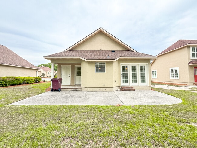 Building Photo - 7 Clayton Ln