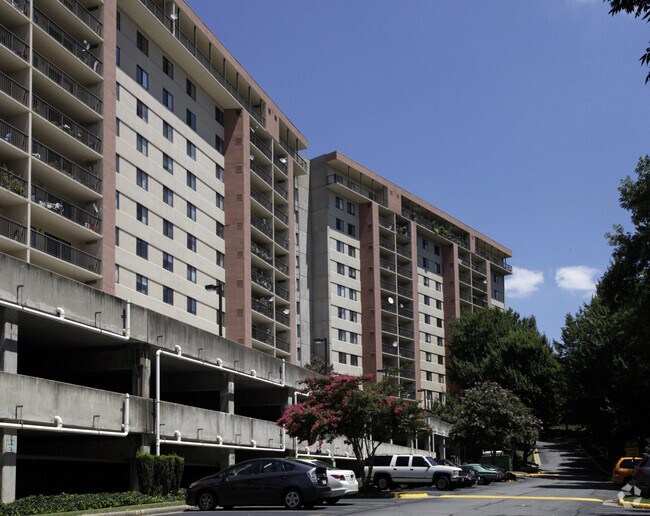 Lakeside Plaza Condominium 3800 Powell Ln Falls Church VA 22041
