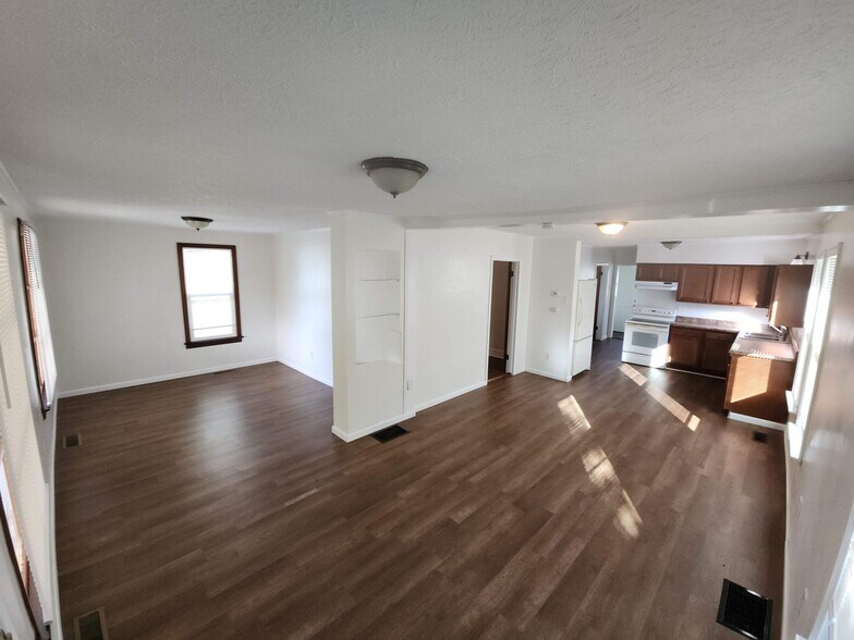 Building Photo - 1402 Lynn St