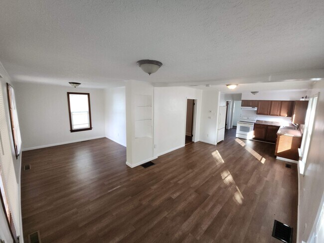 Building Photo - 1402 Lynn St