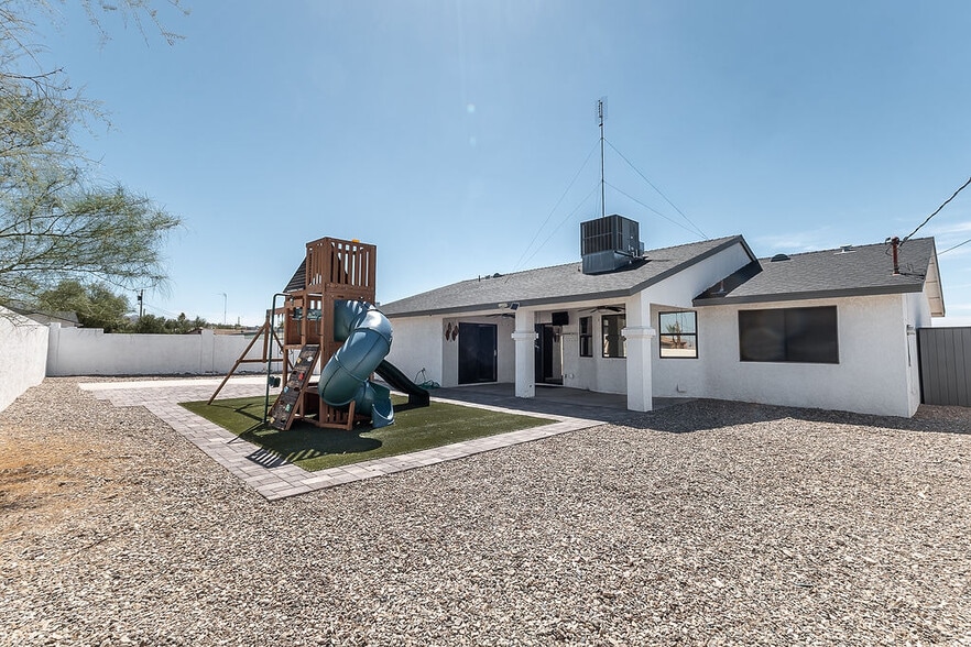 Building Photo - 3385 Poppy Trail Dr