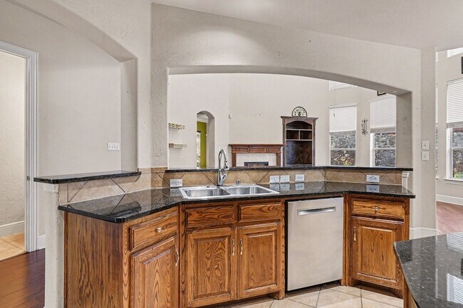 Building Photo - 1344 Valley Vista Dr