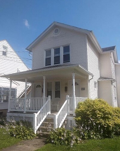 Building Photo - 127 Fort St