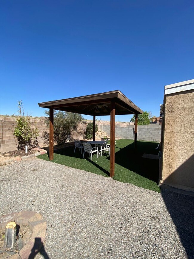 Building Photo - 1952 Mesa Grande Loop NE