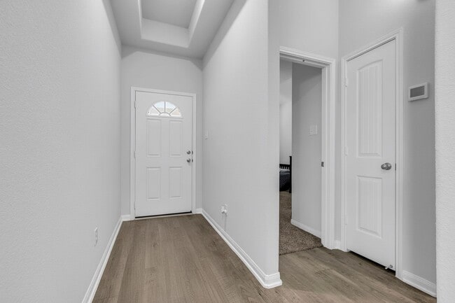 Building Photo - 740 Brown Rd