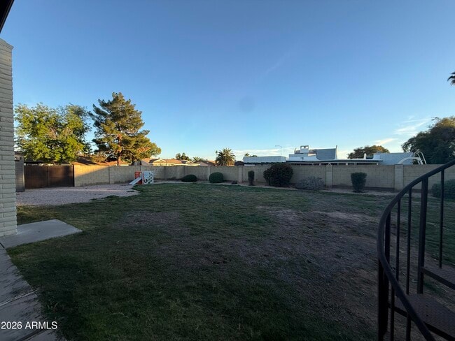 Building Photo - 1753 E Gable Ave