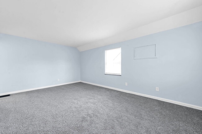 Building Photo - 118 N Kellner Rd