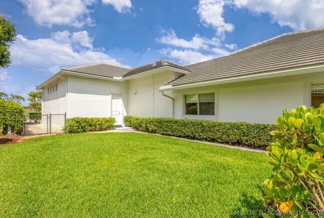 Building Photo - 11 Marlwood Ln