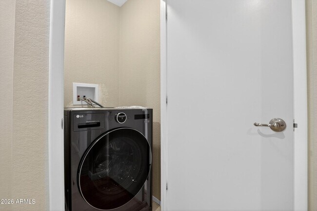 Building Photo - 1128 E Rowlands Ln